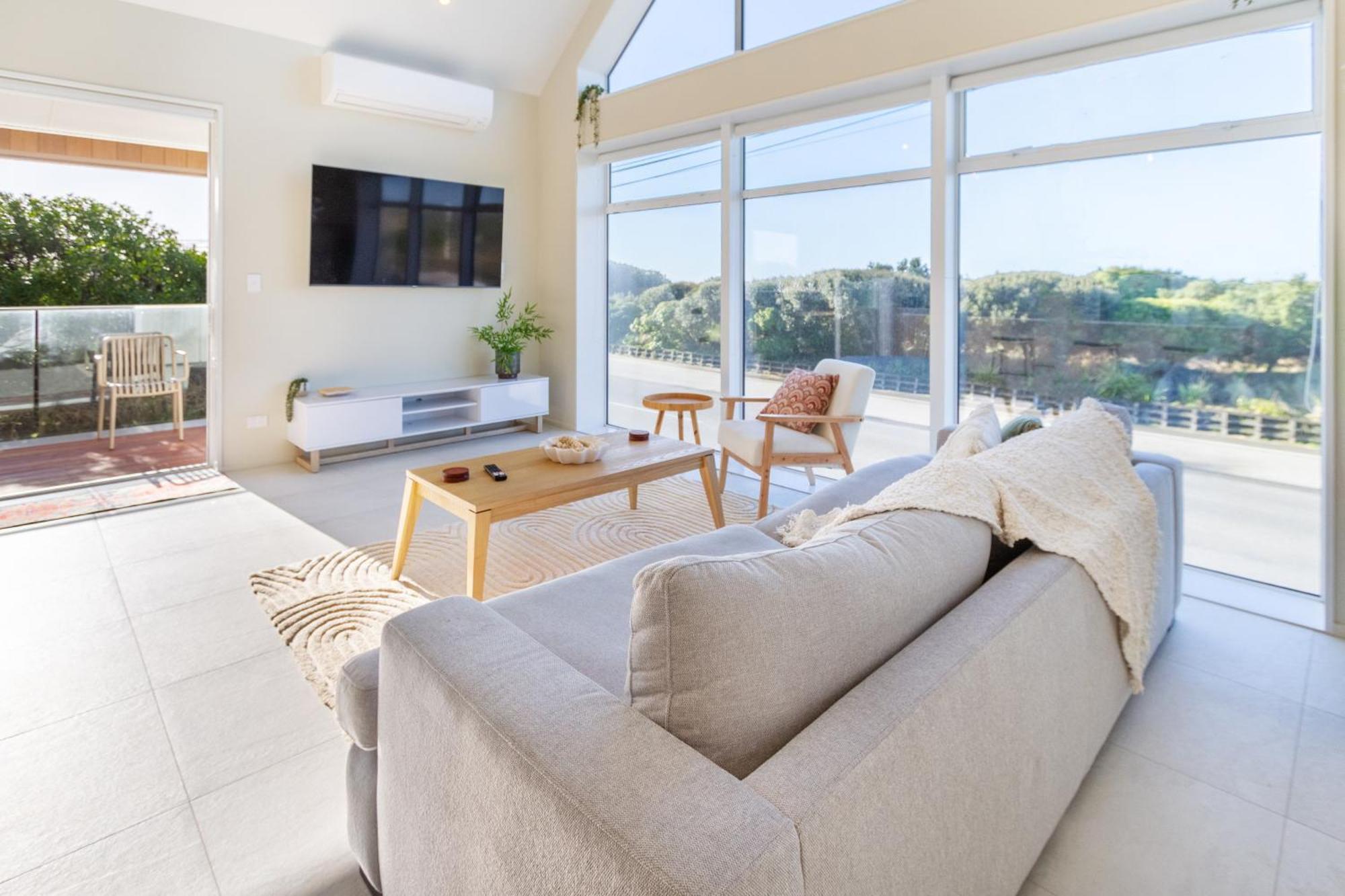 Luxury Beachside Living Elegant 3-Bedroom Haven Christchurch Dış mekan fotoğraf