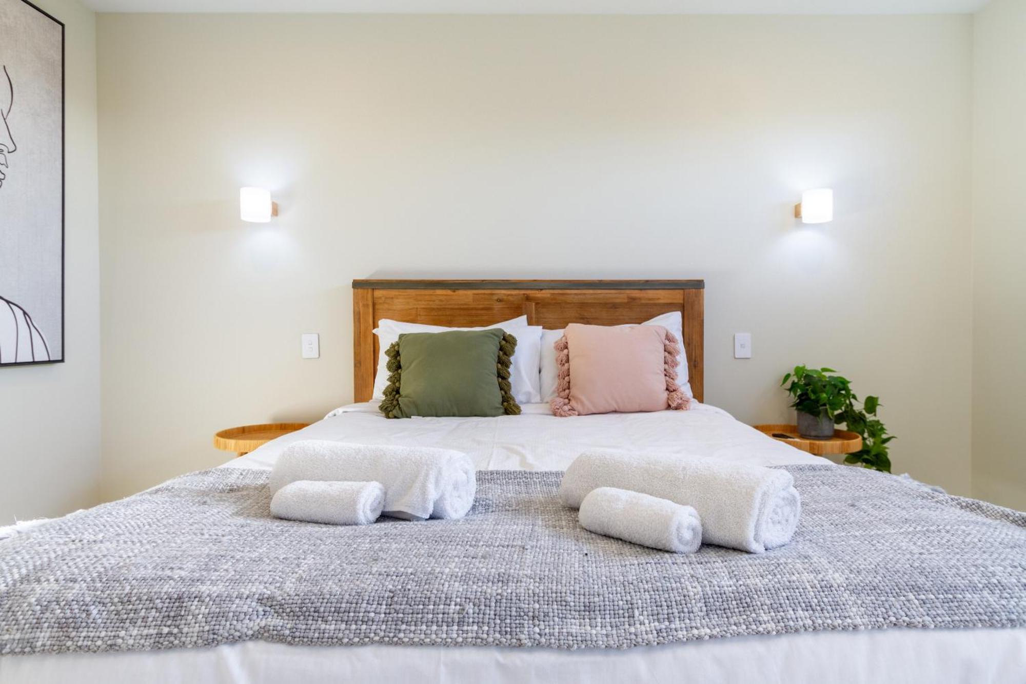Luxury Beachside Living Elegant 3-Bedroom Haven Christchurch Dış mekan fotoğraf