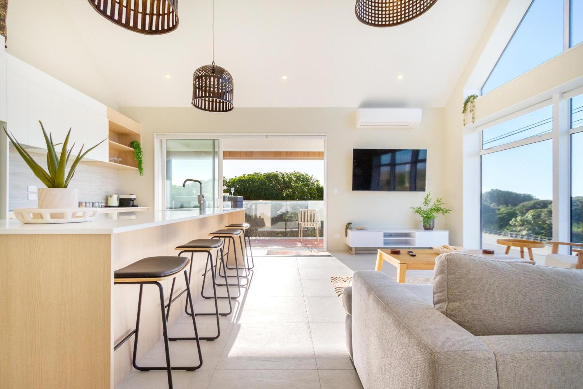 Luxury Beachside Living Elegant 3-Bedroom Haven Christchurch Dış mekan fotoğraf
