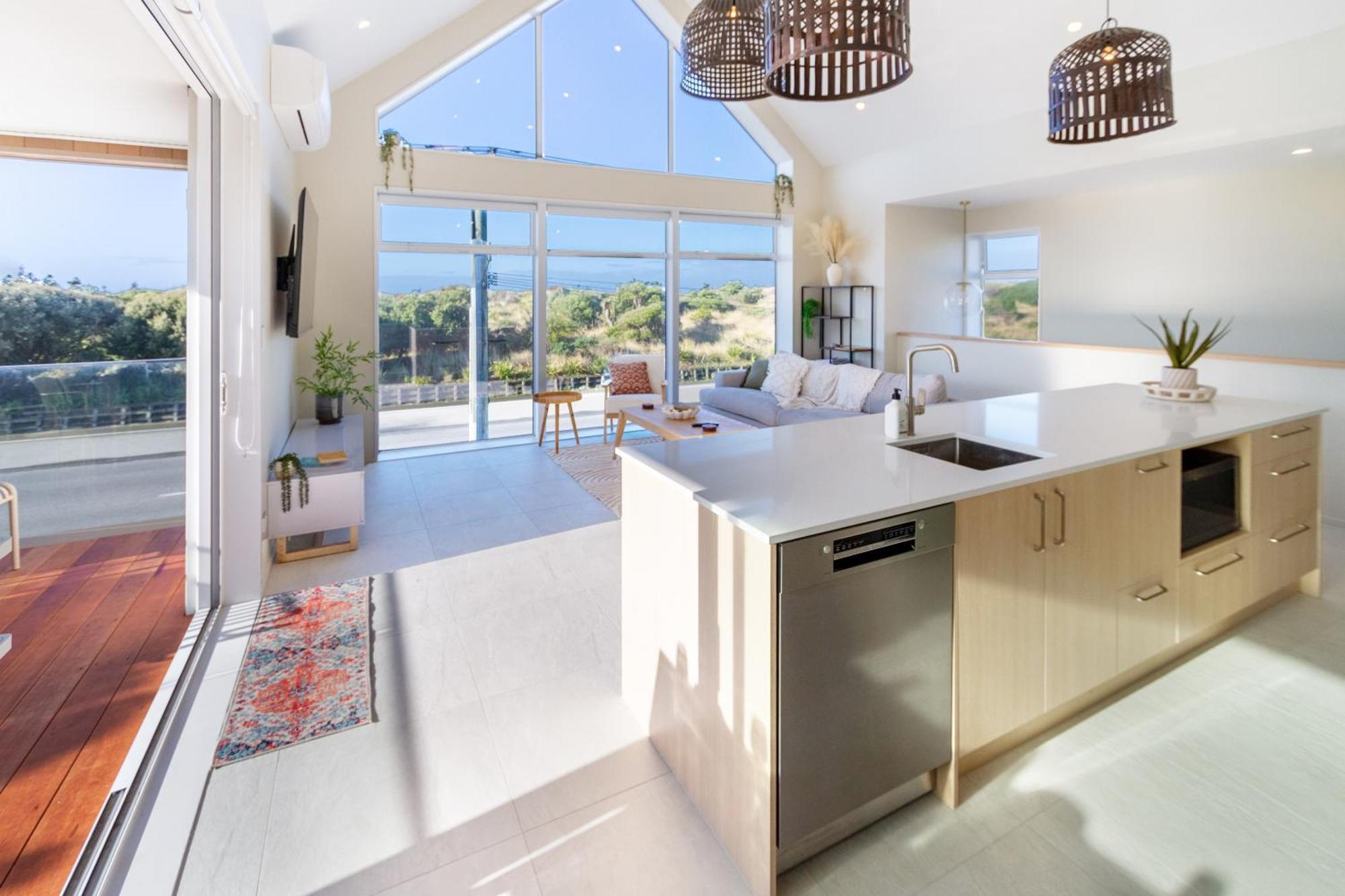 Luxury Beachside Living Elegant 3-Bedroom Haven Christchurch Dış mekan fotoğraf